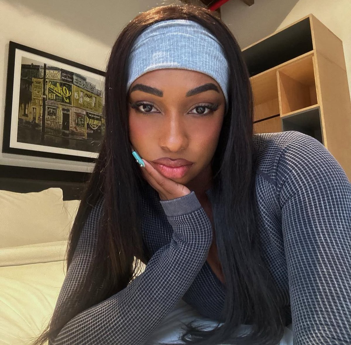 So far, 
Ashley Percy (AG SQUAD), 
Latrice Kabamba (Jam Republic), 
and Alyssa Santos (Dancer)

whom are 3 talented choreographers have all shown support to #GIRLSET and/or the COMMAS dance.

We have some amazing choreo to look forward to.