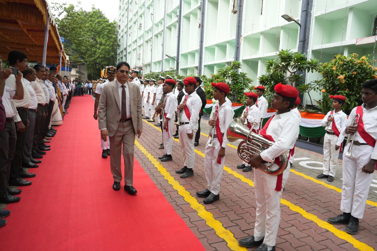 ChennaiCustoms's tweet photo. Chennai Customs celebrated the 79th Independence Day with great enthusiasm and patriotic spirit. Shri A.R.S. Kumar, Principal Chief Commissioner, hoisted the national flag and inspected the guard of honour presented by the officers of the Department.
Addressing the gathering, which included all Principal Commissioners, Commissioners, and other officials, Shri A.R.S. Kumar paid tribute to the invaluable sacrifices made by leaders from Tamil Nadu in India’s struggle for independence. He urged the officers to rededicate themselves to their duties and to extend proactive support to exporters, especially during these challenging times.@cbic_india