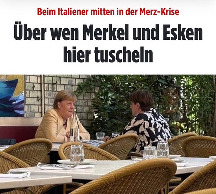 HeikeSpecht's tweet photo. Abgesehen davon, dass ich natürlich zu gern die Fliege an der Wand gewesen wäre bei diesem Gespräch, glaubt Ihr, dass man bei einem Treffen zwischen, sagen wir mal, Helmut Kohl und Hans-Jochen Vogel ernsthaft getitelt hätte: „Über wen Kohl und Vogel hier tuscheln“? https://t.co/9fXNCQ7MZM