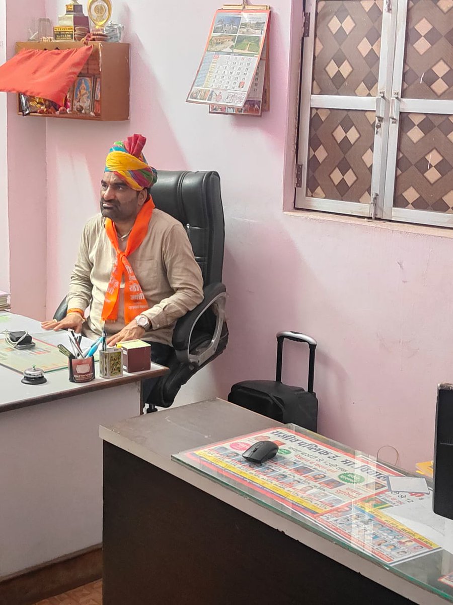 SONA RAM सिगङ (@sonaramjaat) on Twitter photo <a href="/RLPINDIAorg/">Rashtriya Loktantrik Party</a> चीफ <a href="/hanumanbeniwal/">HANUMAN BENIWAL</a> जी स्वतंत्रता दिवस कि पूर्व संध्या पर विधालय राजीव स्कूल सालवा कल्ला मे पधारने पर विधालय स्टाप ने स्वागत किया <a href="/RLPINDIAorg/">Rashtriya Loktantrik Party</a> चीफ <a href="/hanumanbeniwal/">HANUMAN BENIWAL</a> जी स्वतंत्रता दिवस कि पूर्व संध्या पर विधालय राजीव स्कूल सालवा कल्ला मे पधारने पर विधालय स्टाप ने स्वागत किया