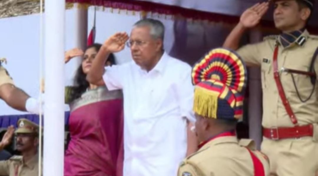 airnewsalerts's tweet photo. On the occasion of the 79th #IndependenceDay, Kerala CM #PinarayiVijayan hoisted the #NationalFlag 🇮🇳 at Central Stadium, Thiruvananthapuram.

@pinarayivijayan | #IDayWithAkashvani | #IndependenceDay2025 | #15August https://t.co/CF6sh0AQSm