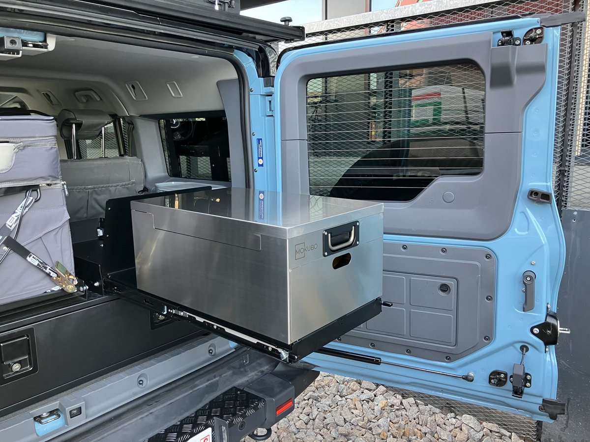 GrenadierOwner's tweet photo. Gestern haben wir die mobile Küchenbox Mokubo eingebaut … https://t.co/1DYqoBqXum