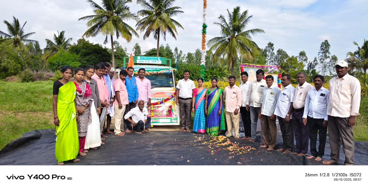 IecKolar's tweet photo. ಅಮೃತ ಸರೋವರಗಳ ಬಳಿ 79ನೇ ಸ್ವಾತಂತ್ರ್ಯ  ದಿನಾಚರಣೆ..
ಸ್ವಾತಂತ್ರ್ಯಕ್ಕಾಗಿ ಹೋರಾಡಿ, ತ್ಯಾಗ ಬಲಿದಾನ ಮಾಡಿದವರನ್ನು ಸ್ಮರಿಸುವುದರೊಂದಿಗೆ ಜಲ ಸಂರಕ್ಷಣೆಗಾಗಿ ಒಂದು ಸಂಕಲ್ಪ' ಪರಿಕಲ್ಪನೆಯೊಂದಿಗೆ  ಜಿಲ್ಲೆಯ  ವಿವಿಧ ಗ್ರಾಮ ಪಂಚಾಯತಿಗಳ ಅಮೃತ ಸರೋವರದ ಬಳಿ 79ನೇ ಸ್ವಾತಂತ್ರ್ಯ ದಿನಾಚರಣೆಯ ಪ್ರಯುಕ್ತ ಧ್ವಜಾರೋಹಣ ನೆರವೇರಿಸಲಾಯಿತು. https://t.co/povxOdbj3B