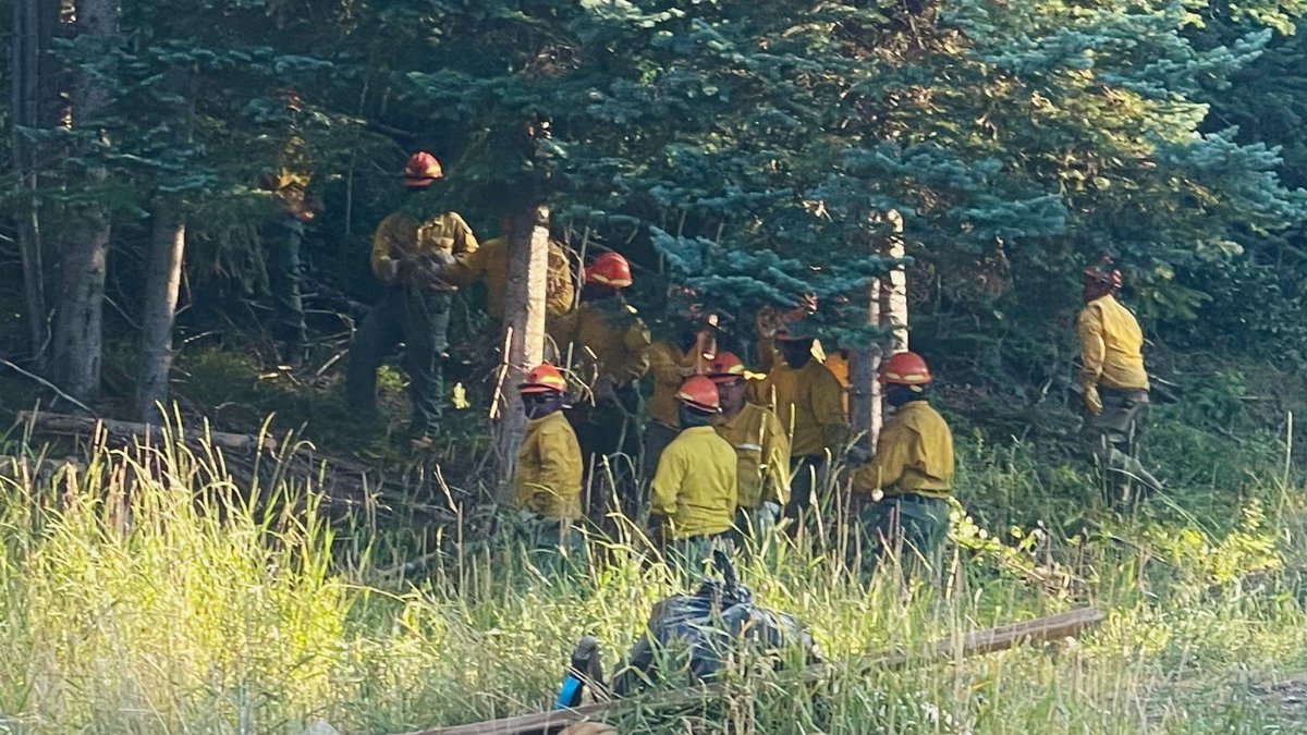Rikki_tikki67's tweet photo. #croshofire Rio Blanco County Colorado. Firefighters cutting fire lines protecting a home… 8/13/25 https://t.co/QFxj62aSkD
