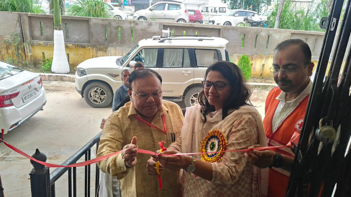 RedCrossUp's tweet photo. दिनाँक 14/08/25 को जिला अस्पताल में रक्त की कमी को देखते हुए जिलाधिकारी श्री रविंद्र सिंह जी के मार्गदर्शनानुसार स्वतंत्रता दिवस की पूर्व संध्या पर इंडियन रेडक्रॉस सोसाइटी के संयोजकत्व व चेयरमैन डॉ अनुराग श्रीवास्तव के नेतृत्व में एआरटीओ ऑफिस में रक्तदान शिविर आयोजित किया गया। https://t.co/9RiV83ohX8