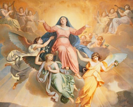 Hoy, 15 de agosto, celebramos la Solemnidad de la Asunción de la Santísima Virgen María.

"Dios te salve María, 
llena eres de gracia, 
el Señor es contigo. 
Bendita Tú eres entre todas las mujeres y bendito es el fruto de tu vientre Jesús. 

Santa María, 
Madre de Dios, 
ruega