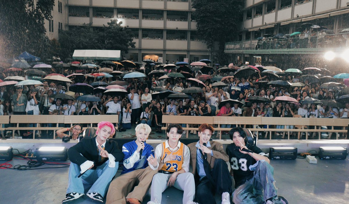 official_newID's tweet image. 08. 15. 2025

📍NATIONAL TEACHERS COLLEGE
PPOP MUSIC AND CULTURE CARAVAN

NEWID SETS PMCC STAGE

#NEWIDXPPopMusicAndCultureCaravan  
#PMCC #PMCCatNTC @PMCC_2025
#New_ID