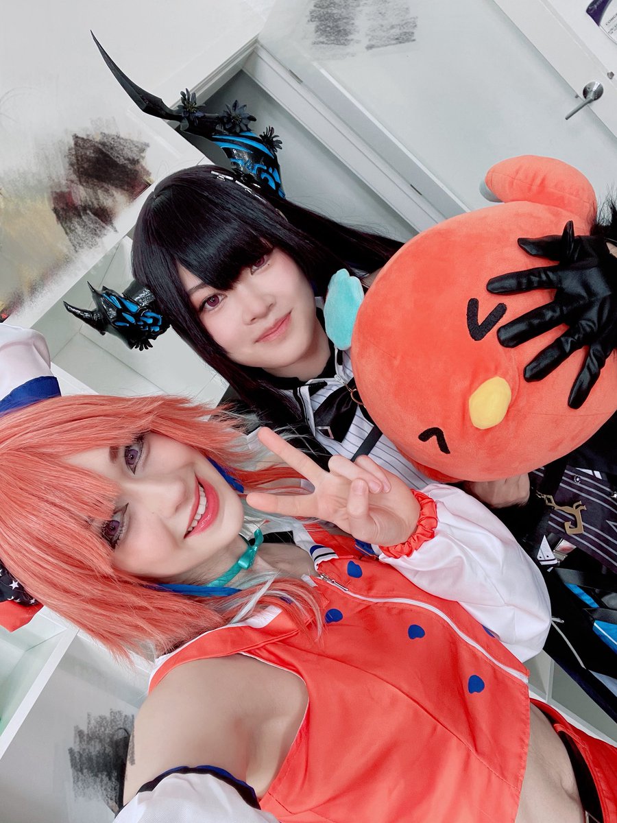 _slccbi's tweet photo. Hehe wait I wanna add another pic of Nerissa and Kiara to the thread idk where or when else I’ll post it https://t.co/bTH9lEe8v4