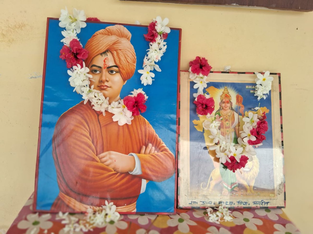 आज स्वतंत्रता दिवस के पावन अवसर पर जरारूधाम गौ-अभ्यारण्य में ध्वजारोहण कर प्राथमिक शाला बरखेरा टोला के नन्हें - मुन्ने विद्यार्थियों द्वारा सांस्कृतिक प्रस्तुति दी गई।

सभी को स्वतंत्रता दिवस की हार्दिक शुभकामनाएं। 
<a href="/prahladspatel/">Prahlad Singh Patel ( वृक्ष से जल, जल से जीवन)</a> <a href="/NarendraBajaj8/">Narendra Bajaj</a> <a href="/03sushilgupta/">Sushil Gupta</a> <a href="/RahulSi19721419/">Rahul Singh</a>
