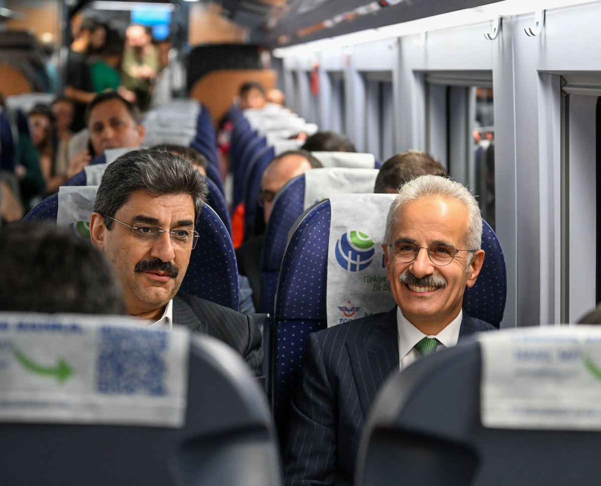 a_uraloglu's tweet photo. 📍 YHT Gar

Ankara’dan Sivas’a hızlı trenle hareket ettik. 

Yiğidolar diyarında hem gönül köprülerimizi pekiştirecek hem de TÜRASAŞ’ta düzenlenecek yerli tank vagonu teslim törenine katılacağız.

Emeğin, üretimin ve vefanın şehri Sivas’ımız için var gücümüzle çalışıyoruz…

#TürkiyeHızlanıyor 🇹🇷