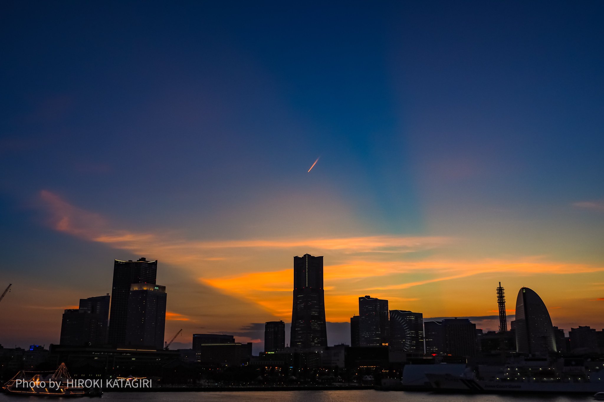 油絵 仮縁つき 海 夕焼け 球体 楽天市場】絵画 油絵 駆ける F50号 （鈴木満雄） 送料無料 【海