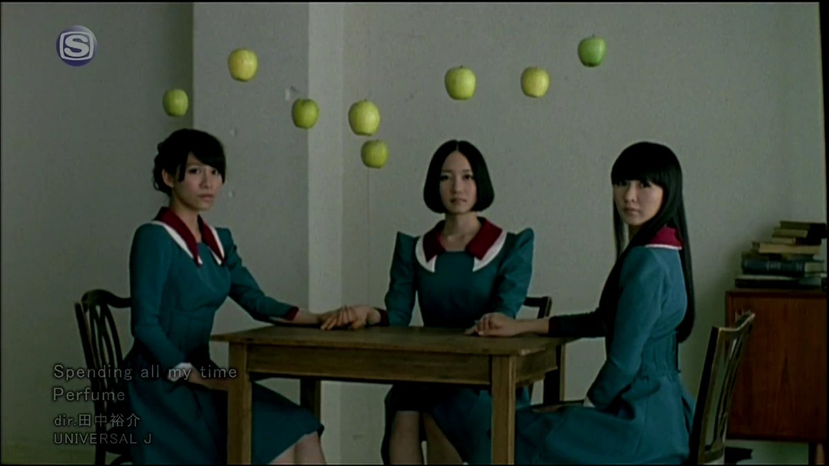 Gem_Silica's tweet photo. 他、Spending all my timeのMVで好きなカット
ていうか見どころしかない!!!
田中裕介監督最高!!!
#prfm
#Perfume
#あ〜ちゃん
#かしゆか
#のっち
#Samt
#田中裕介
#spendingallmytime13周年 https://t.co/PasbypOsUB
