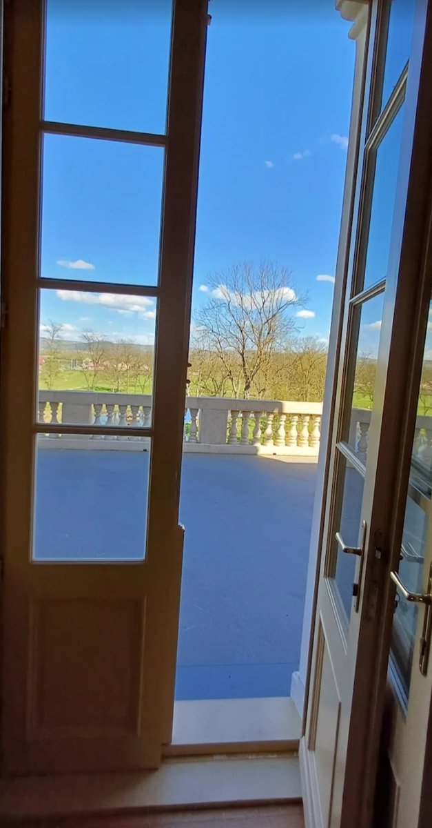 Travel_2Romania's tweet image. Castelului #Bánffy din Răscruci #Cluj,  
A fost proprietatea familiei Bánffy din 1405. Nu se cunosc date exacte despre construcția conacului anterior, dar se presupune că acesta datează din perioada baronului György Bánffy (1739 – 1805), cel care a fost comite de Dăbâca și Crasna