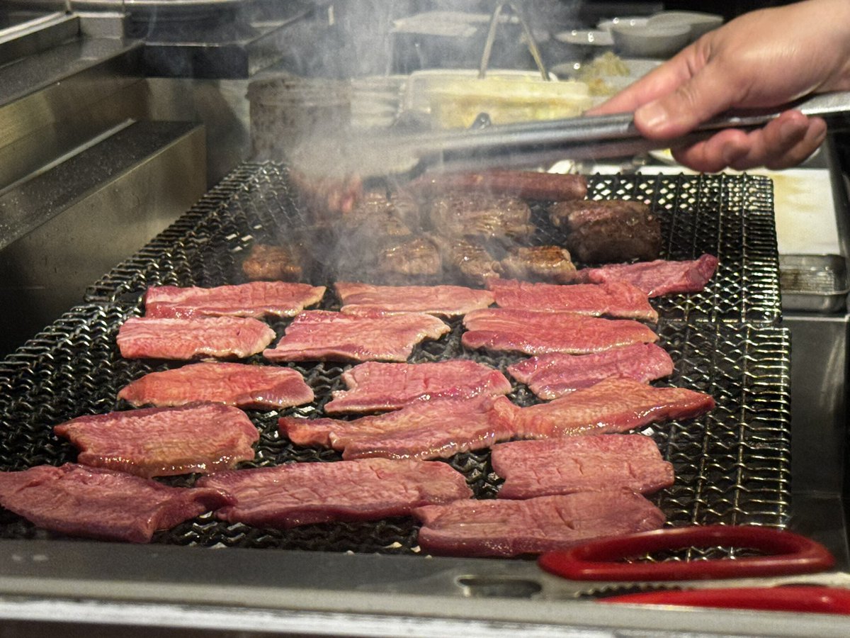 お盆はすごいね。
昔よく行っていたお店が50メーター位行列ができている。さすが仙台と言えば牛タンか