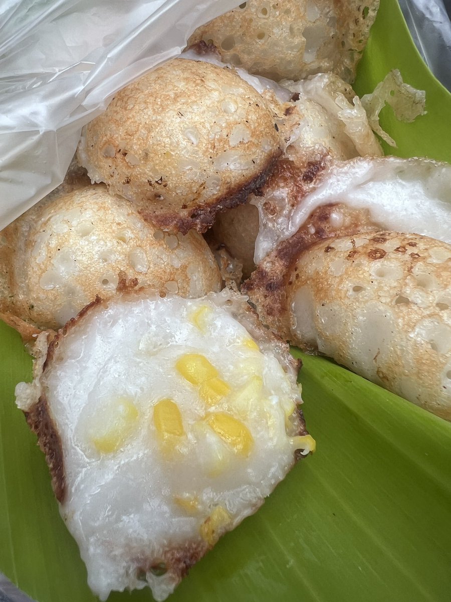มาการอง corn&amp;coconut ค่ะ