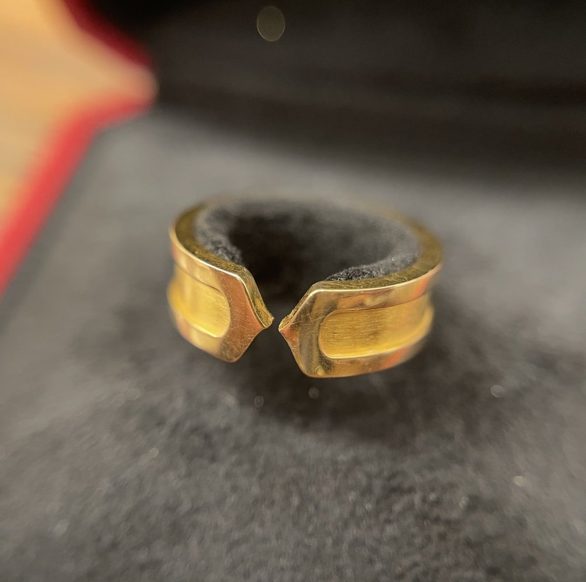 mandaiichiban's tweet photo. Cartier 2C リング K18
お買い取りさせていただきました!
お売りいただきありがとうございました🙇♂️
#買取専門店万代 #万代 #万代一番町店 #cartier #cartierring #カルティエ #カルティエリング #レディースアクセサリー https://t.co/vNlH2Q6Qxp