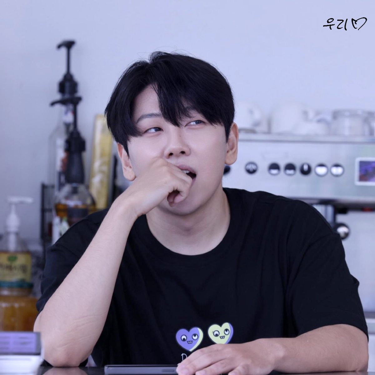 RTH_1015's tweet photo. 250815 HIDDEN 1주년_Preview

토크타임 재밌엉 🥰

#노태현 #rohtaehyun #ノテヒョン #로라뷰 https://t.co/LRMxtu1RxW
