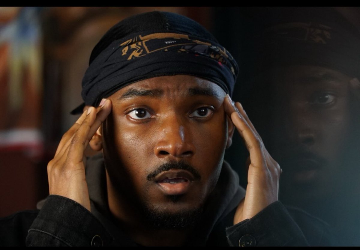 ItsLaDarrion's tweet photo. Fun fact because it has to be said. 🤭

I actually hired a dope Black woman photographer and shot real life photos of an actor friend who played Malik Baron in the Short Film. And these two photos inspired my book covers. 

And I had the wonderful Hilary D. Wilson illustrate.

The more ya know.

#BonesattheCrossroads