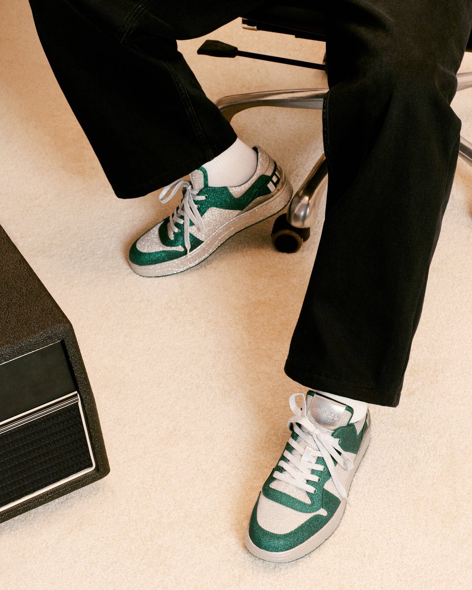 nahz_oaix's tweet photo. 250815 12:00 JIMMY CHOO weibo x Wang Yibo https://t.co/hokV17moFf