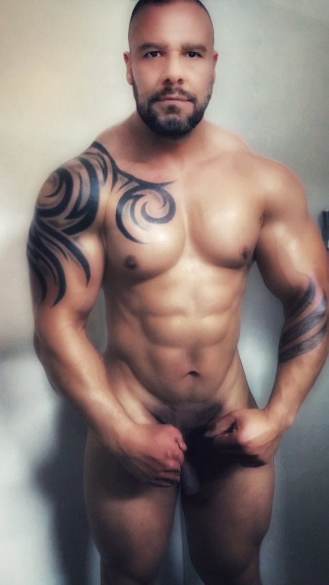 roidmusclelove1's tweet photo. Weekend forecast: 100% chance of trouble… and I’m bringing the heat 🔥😉 Have a wild one, my friends.
#WeekendVibes #TroubleMaker #TattooVibes #BoldAndBare #FitAndFearless #WeekendMood #Tease #StrongAndSexy https://t.co/vczTo2cIYN