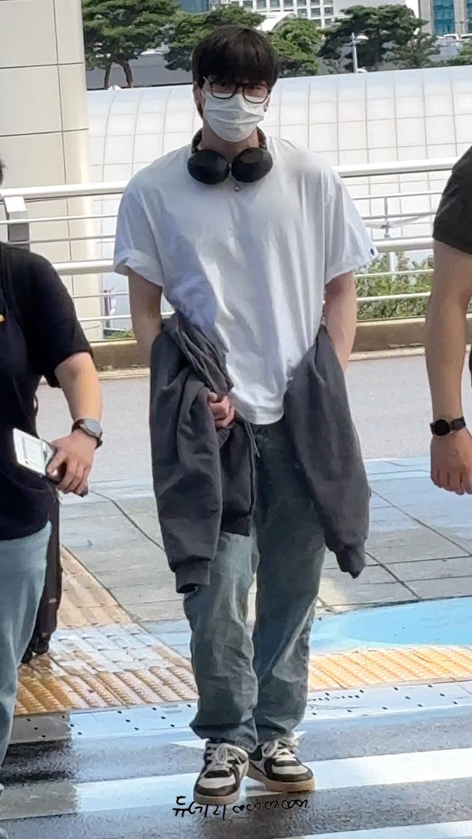 __dewniel's tweet photo. ,,, 말 아낄게 ,, 아냐 아끼지말까..﹖﹖﹖﹖﹖
미친 몸좀봐 https://t.co/M0f9BD4TsK