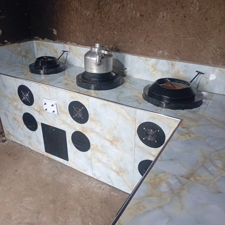 magma_stoves's tweet photo. @wekesa_amos @RwenzoriMarathn π² Cook family meals faster & cheaper!
Our multi-burners and oven combo gives you flexibility in the kitchen while saving fuel.
π 0789057968 | @magma_stoves
#EfficientCooking #MagmaStovesUg #Uganda https://t.co/HQ4ogIx4Y2