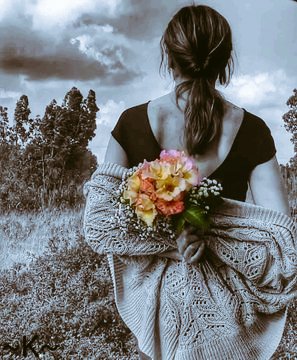 🌹
كل النساء تطفو بالحنان..
والنادر منهم بالاحساس...🫰🫰