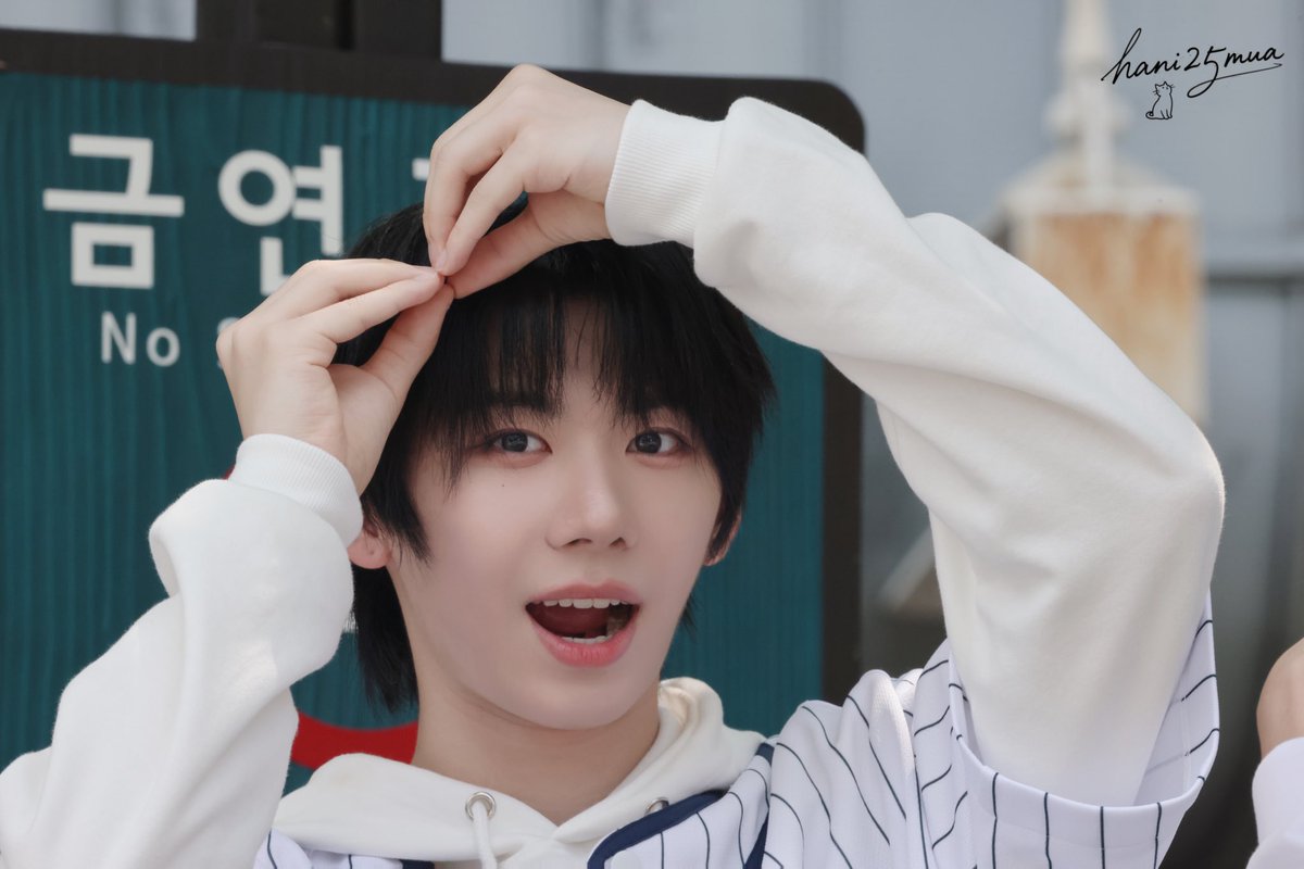 hani25mua's tweet photo. 250703 미니 팬미팅

 ₍🎀˄-༝-˄₎ฅ

#박한 #PARKHAN #HAN 
#아홉 #AHOF https://t.co/3754mAvDNw