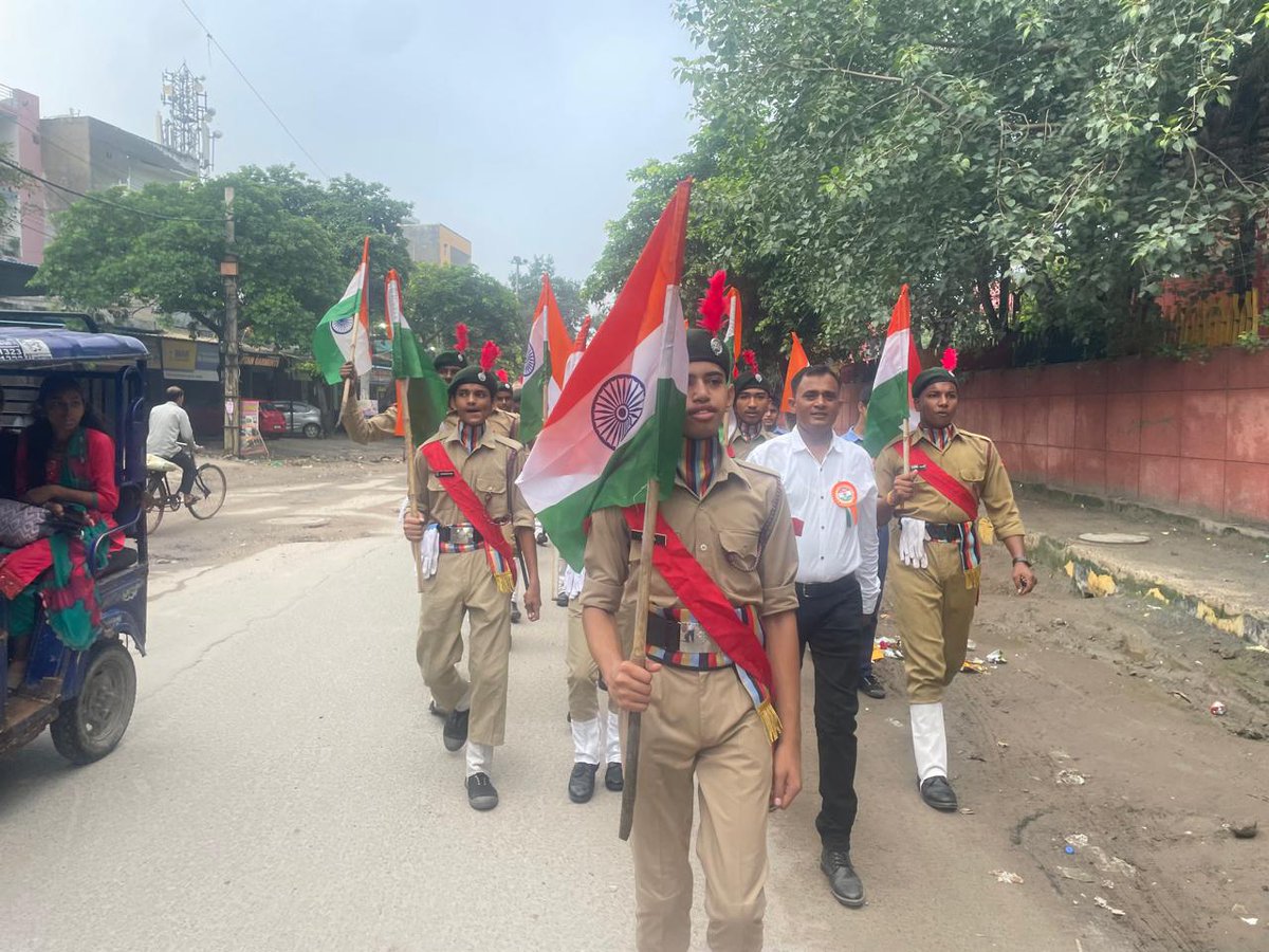 Svkakrola's tweet photo. 79 वें स्वतंत्रता दिवस के अवसर पर सर्वोदय विद्यालय ककरोला में ध्वजारोहण किया गया व एनसीसी कैडेट्स के द्वारा तिरंगा यात्रा निकाली गई ।
#IndependenceDay ,@narendramodi ,@Dir_Education ,@gupta_rekha ,@CMODelhi ,@ashishsood_bjp ,@Sumanisyadav https://t.co/AbCTiWQ3Fp