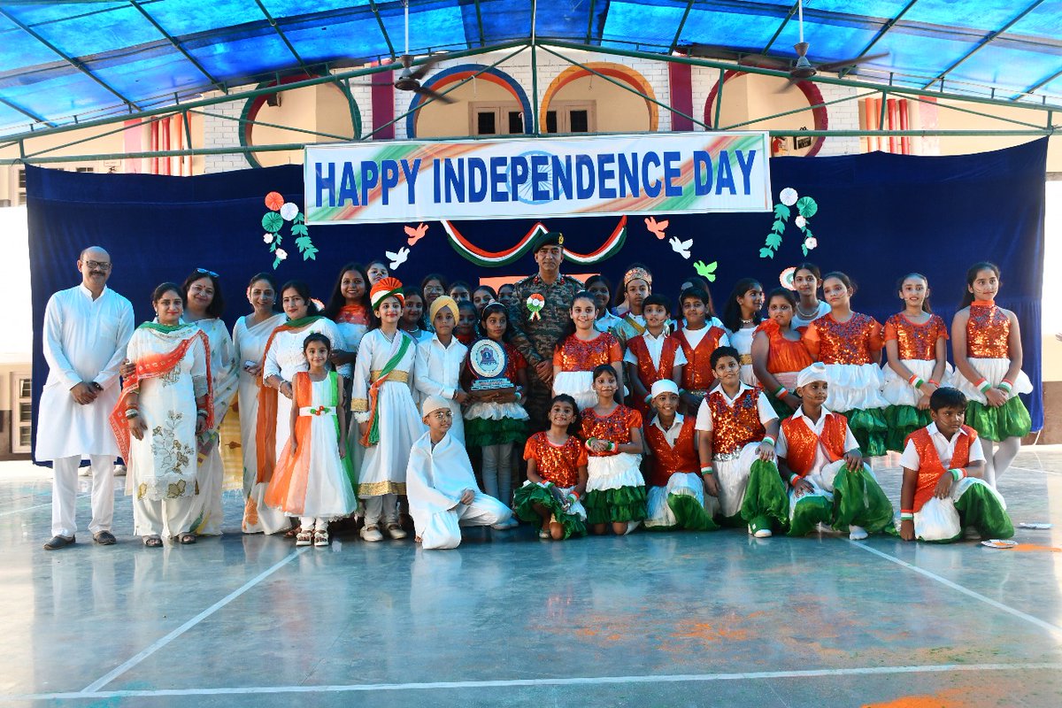 apsfazilka's tweet photo. 🇮🇳 Tricolour soaring high, melodies weaving patriotism, and dances narrating tales of valour — our #IndependenceDay celebration at APS Fazilka was a symphony of pride, culture, and unity. A heartfelt salute to the heroes who gifted us freedom. Jai Hind! ✨🕊 https://t.co/mhYJNNv3dv