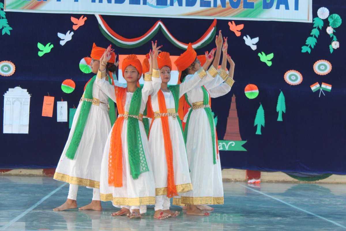 apsfazilka's tweet photo. 🇮🇳 Tricolour soaring high, melodies weaving patriotism, and dances narrating tales of valour — our #IndependenceDay celebration at APS Fazilka was a symphony of pride, culture, and unity. A heartfelt salute to the heroes who gifted us freedom. Jai Hind! ✨🕊 https://t.co/mhYJNNv3dv
