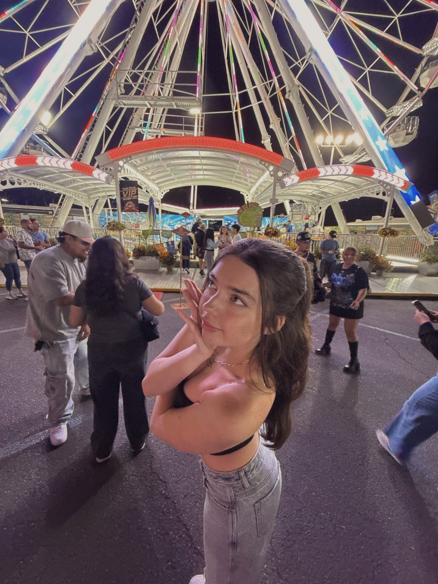 __wayjay's tweet photo. went to a fair 😛 https://t.co/yI5lOHnHCZ