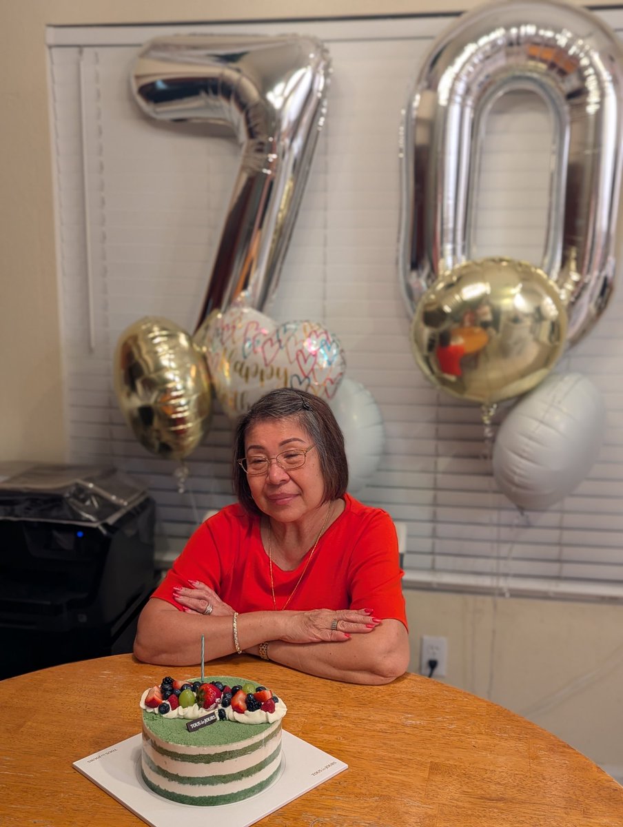 Hbd to my mum. Love you very much.