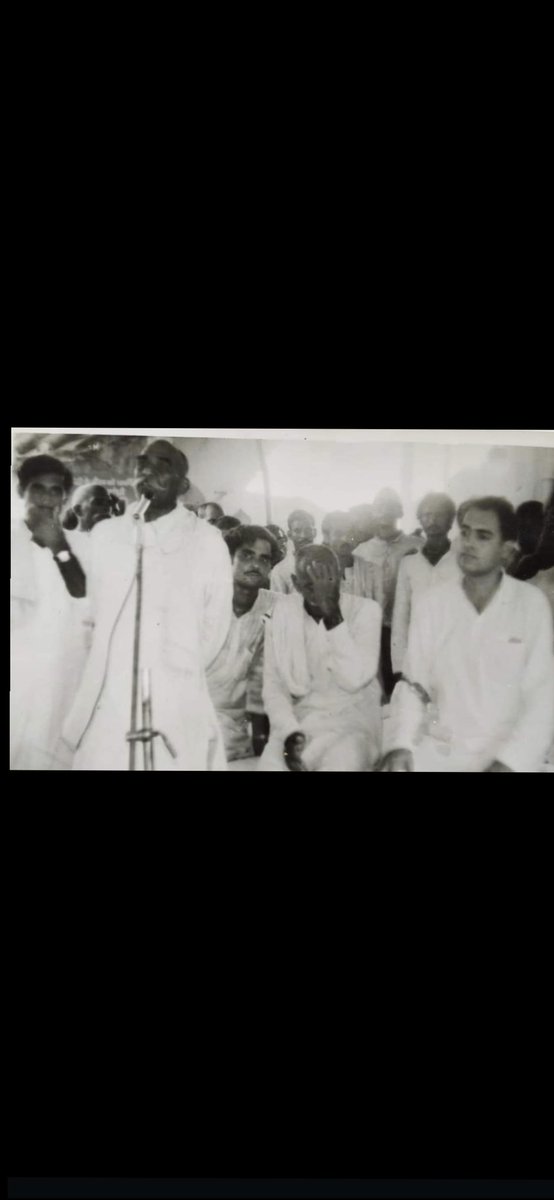 Sangram_INC's tweet photo. 9 बार के अजेय विधायक रहे स्वर्गीय रामसेवक धोबी (नाना जी) की जयंती पे शत शत नमन 💐💐 
@DeepakSinghINC @INCIndia @INCUPEast @SevadalAMT @IYC @RahulGandhi @kashikirai https://t.co/dgH52Wgfn0