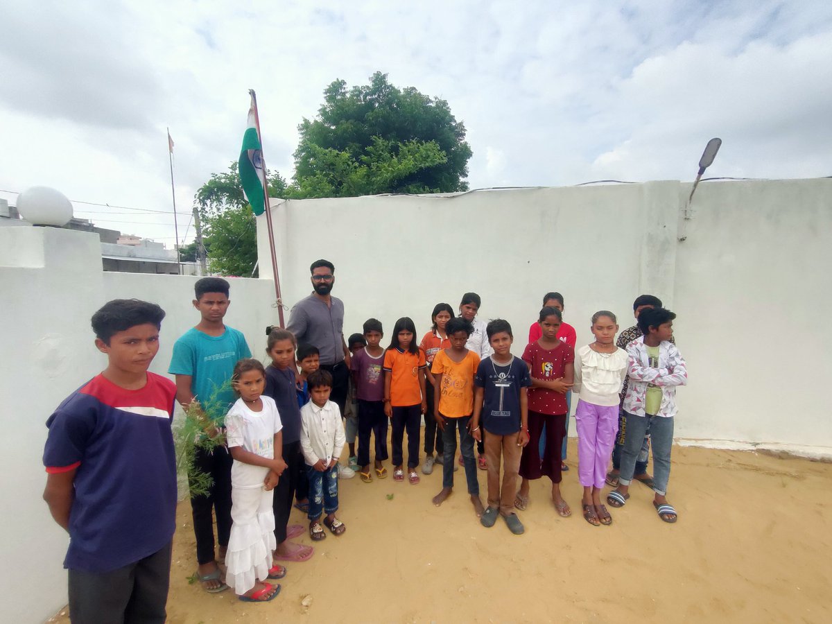 MAAtheNGO's tweet photo. Our 1st session at "आज़ाद विद्यालय" 
We did flag hoisting with our president Mr. Ankit Ranga and secretary Mr. Paramveer Singh. Children play games and enjoy breakfast with our dedicated volunteers and designated authorities. "Happy Independence Day"
आज़ाद भारत आजाद विद्यालय https://t.co/C14jLy076P