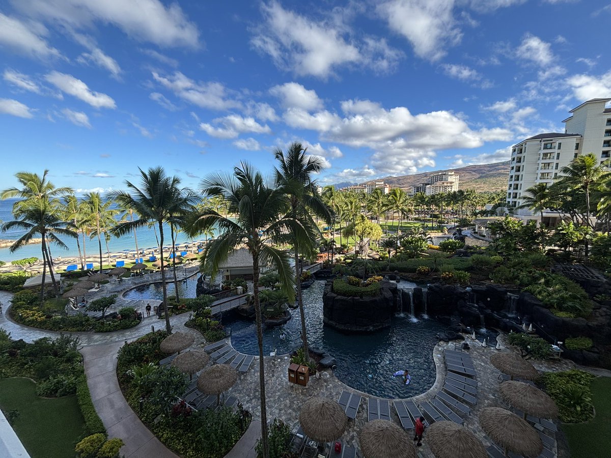 Thankful to get to call this home for a week. Aloha from O’Ahu 🤙🏝️🌺