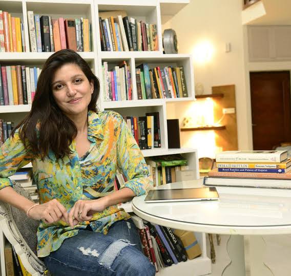 hindookissinger's tweet image. Gandhi&apos;s great granddaughters are all into intellectual pursuits it seems.

- Leela Gandhi (Professor of Post Colonialism &amp;amp; English lit. at Brown)
- Amrita Gandhi (Television host, studied Anthropology)
- Supriya Gandhi (Professor of Mughal history &amp;amp; Religious Studies at Yale)