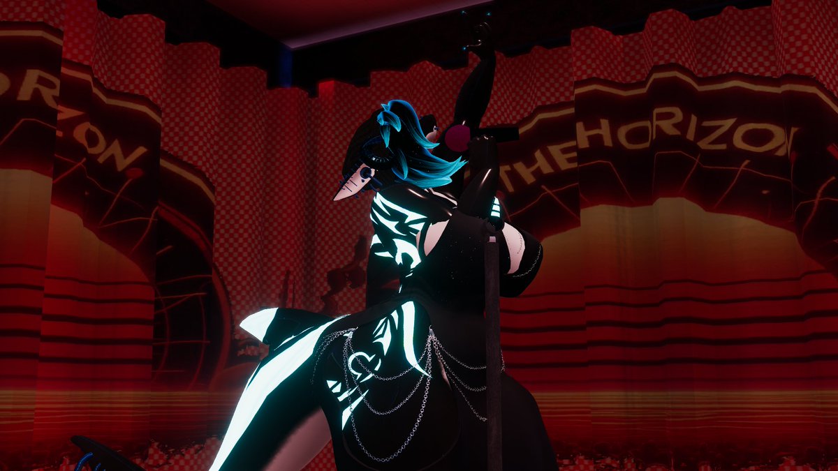 yall ever just vibe out to mettle but not actually yell and do that whisper thing?
#furr #VRChat #emo #sharkgirl