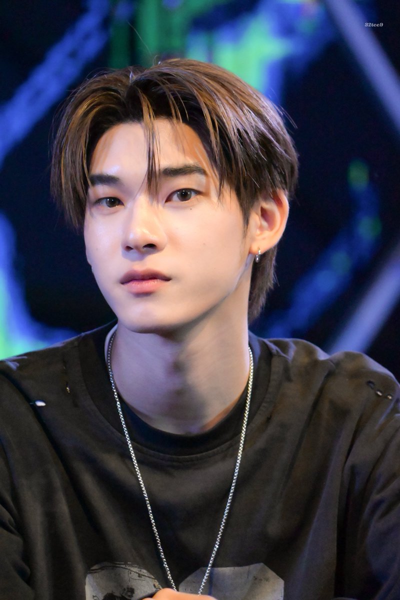 32tee9's tweet photo. หล่อมาก 😵‍💫💗

#DEXX1stFansign 
#TEETEE_DEXX 
#twnpich @twnpich https://t.co/aA2acaUWIQ