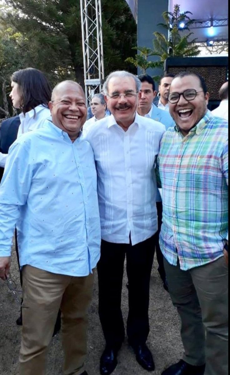 DelisHerasme's tweet photo. (2)CAVILANDO @LeonelFernandez 12 AÑOS @DaniloMedina 8 AÑOS MIS HNOS. TIO @llegopapa 4 AÑOS HNO. @luisabinader 8 AÑOS y ESTOS ANALISTAS DE PACOTILLA #PRETENDEN DAR PAUTAS TÁCTICAS/ESTRÁTÉGICAS A GENTE #EXITOSA con altas y bajas PERO #EXITOSAS Hay que 'TA vivo pa've'cosas...PUNTO https://t.co/g0zjMJkQlL
