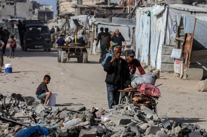 تقارير مزيفة متعددة عن محادثات إسرائيلية مع الدول حول استقبال الفلسطينيين النازحين بسبب الإبادة الجماعية في غزة. جنوب السودان وإثيوبيا وليبيا وإندونيسيا مدرجة في القائمة، حسبما زعمت شبكة سي إن إن نقلا عن مسؤول إسرائيلي كبير. لكن الدول نفسها تنكر ذلك.
ورفض جنوب السودان تقارير