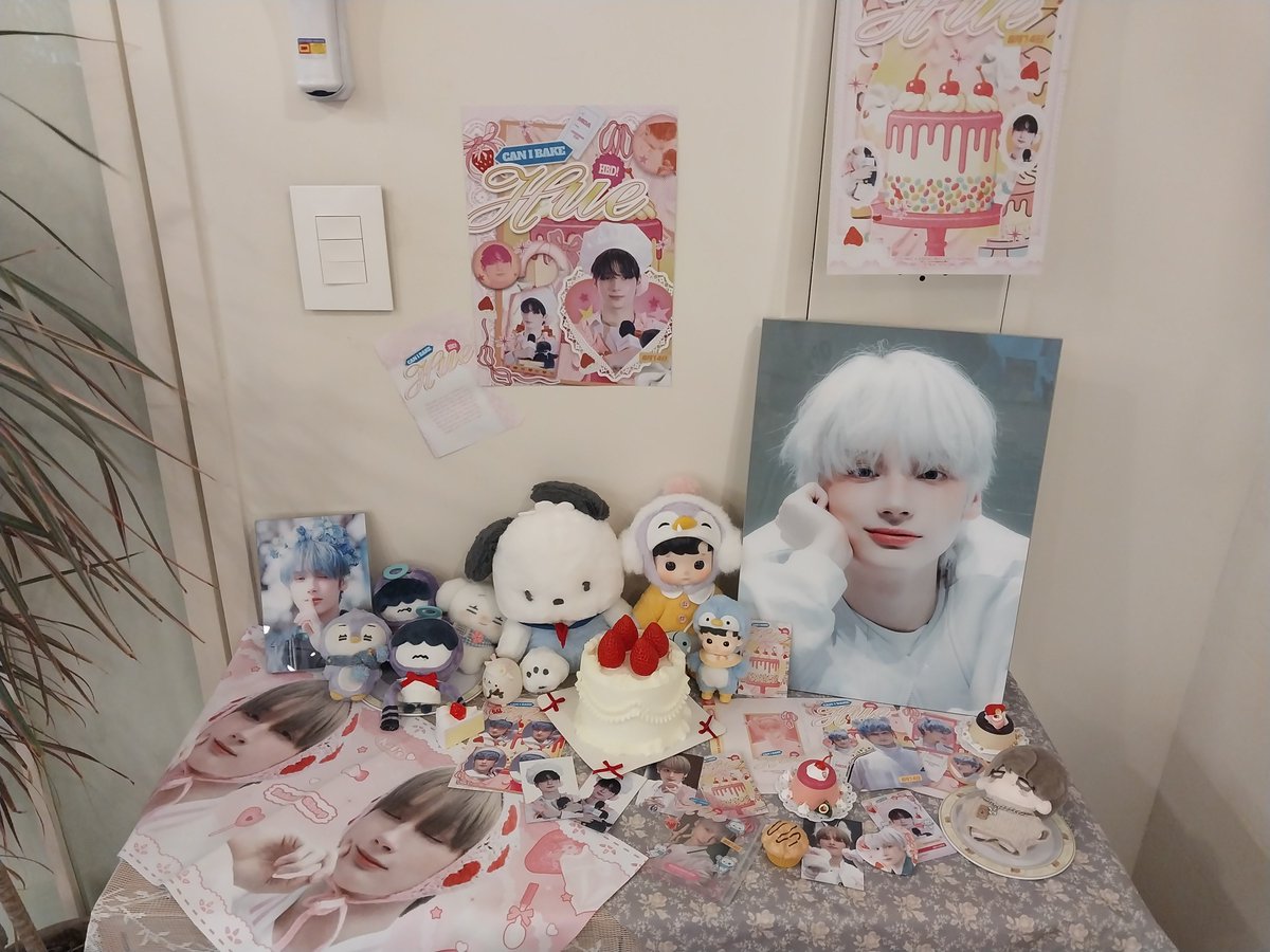 휴닝이 생카 투어 완료! 놀랍게도 저 빌딩은 하이브임... 💗🐧🇰🇷 하루 늦었지만 우리의 영원한 귀요미 막내 휴닝아! 생일축하해~~ 즐거운 나날들이 기다리고 있을거야!