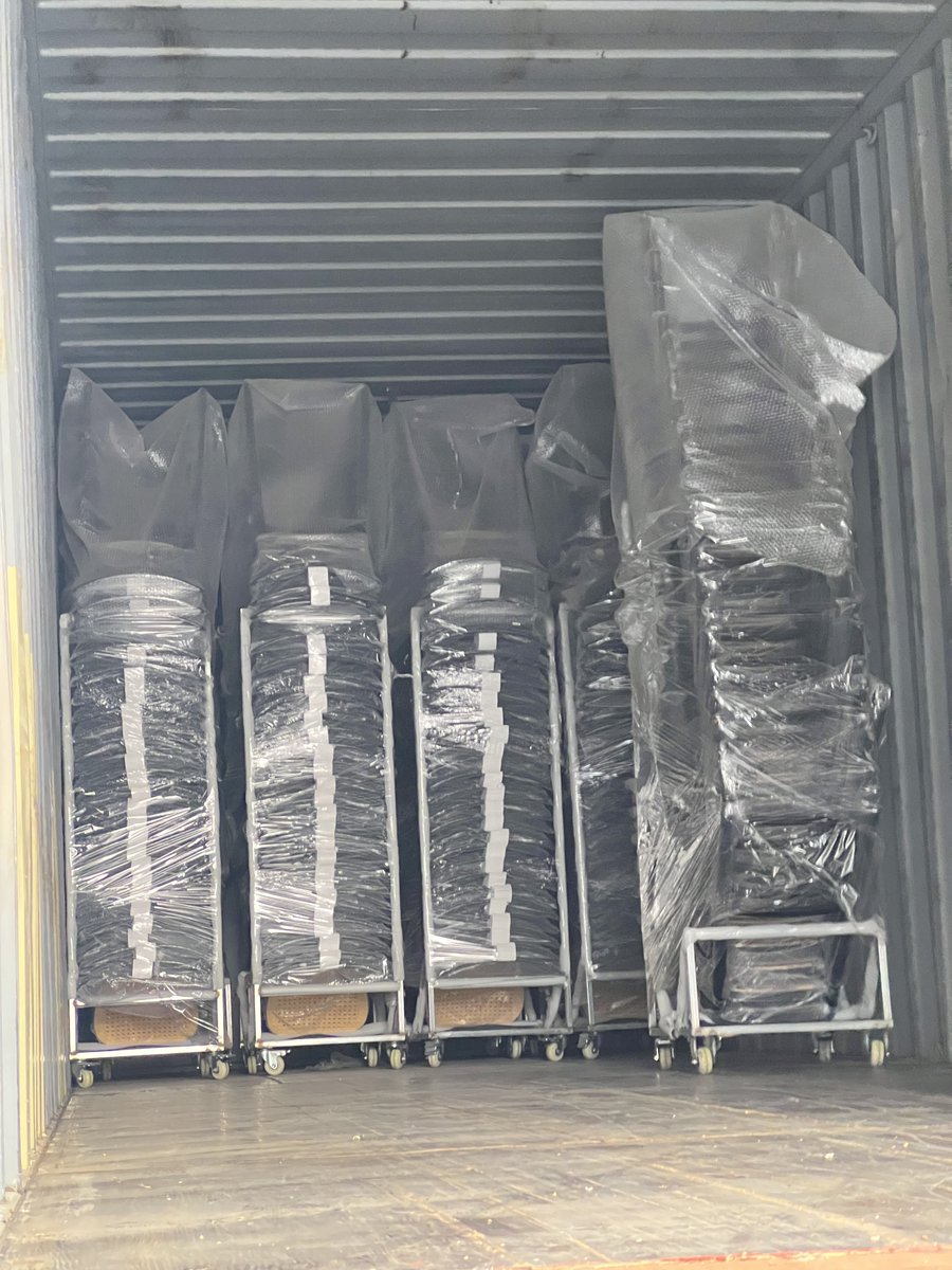 cnflyfurniture's tweet image. 🚢 Container loaded with our best-selling stackable chairs &amp;amp; tables heading to Europe &amp;amp; N. America! Quality, speed &amp;amp; great FOB prices 🌍
📩 cnflyfurniture@gmail.com #furnitureshipping #stackablechairs