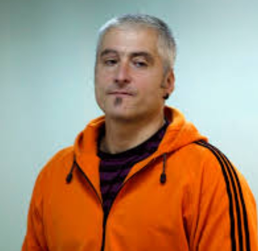 Imagínate por un momento tu hijo, amiga, vecino o al político de tu pueblo, muriera asesinado.

Se llama Txapote y piden su liberación todos los días.

Asesinó a los <a href="/guardiacivil/">Guardia Civil</a>, Irene Fernández y José Ángel de Jesús. Dentro de 5 días se cumplen 25 años.

ETA ASESINA Y GENOCIDA