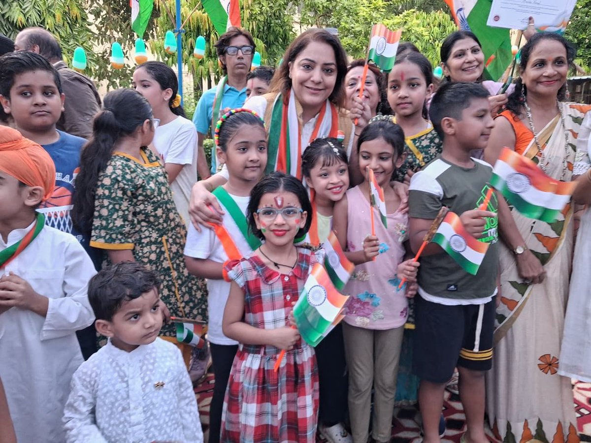 OberoiShelly's tweet photo. ЁЯУНPatel Nagar
ЁЯЗоЁЯЗ│ Independence Day celebrations at New MIG, Prasad Nagar
Our talented kids stole the show with their amazing performances, filling the atmosphere with pride and patriotism! ЁЯМЯЁЯСП
#IndependenceDay #PrasadNagar #ProudMoment #KidsTalent https://t.co/2ZsmEbBgl7
