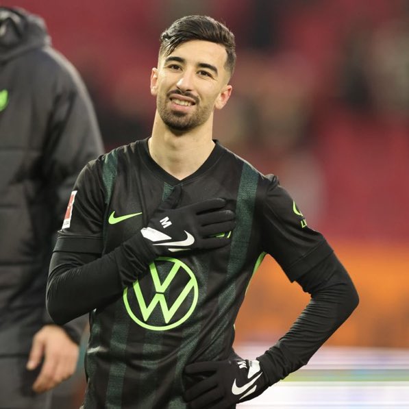 Diogo Oliveira (@souooliveirawd) on Twitter photo Malta que conhece o jogador, vale 30 milhões?
Pelo que me disseram das características dele, para mim faria muito mais sentido ir buscar um criativo do que este jogador, é mesmo muito dinheiro.
Continuo a achar que este meio campo está feito para ter um 10 à frente. Malta que conhece o jogador, vale 30 milhões?
Pelo que me disseram das características dele, para mim faria muito mais sentido ir buscar um criativo do que este jogador, é mesmo muito dinheiro.
Continuo a achar que este meio campo está feito para ter um 10 à frente.