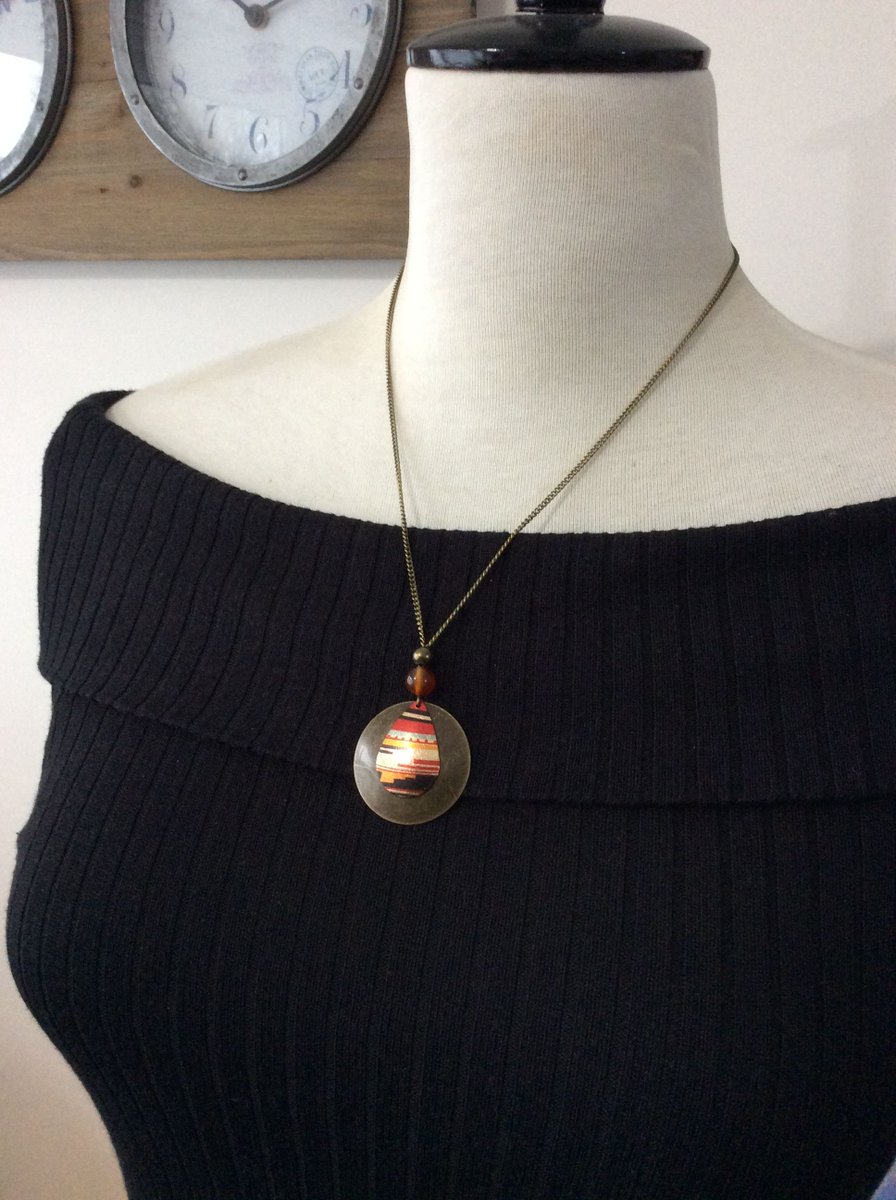 OneDottyDuck's tweet photo. And another necklace to match earrings already available. 

#necklaceearringsset #matchingnecklace #autumnvibes #autumncolours #orangenecklace #carneliannecklace #onedottyduck #smallbusiness #etsyjewellery #newnecklace #supportlocal https://t.co/V3qxcjN5oG