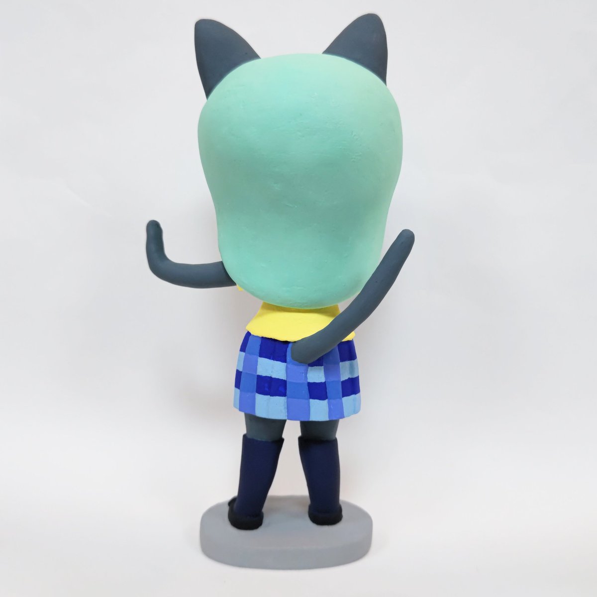 ミントグリーンネコアイドル
#粘土 #粘土造形 #猫アート #ハンドメイド #創作人形 #フィギュア #clayart #handmade