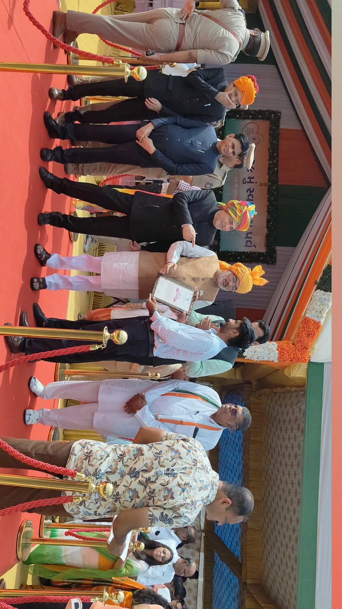 "Honored to receive this recognition a proud moment that fuels the journey ahead." #pmjay #nhm #ProudMoment <a href="/CDHO_Dwarka/">CDHO Devbhumi Dwarka</a>