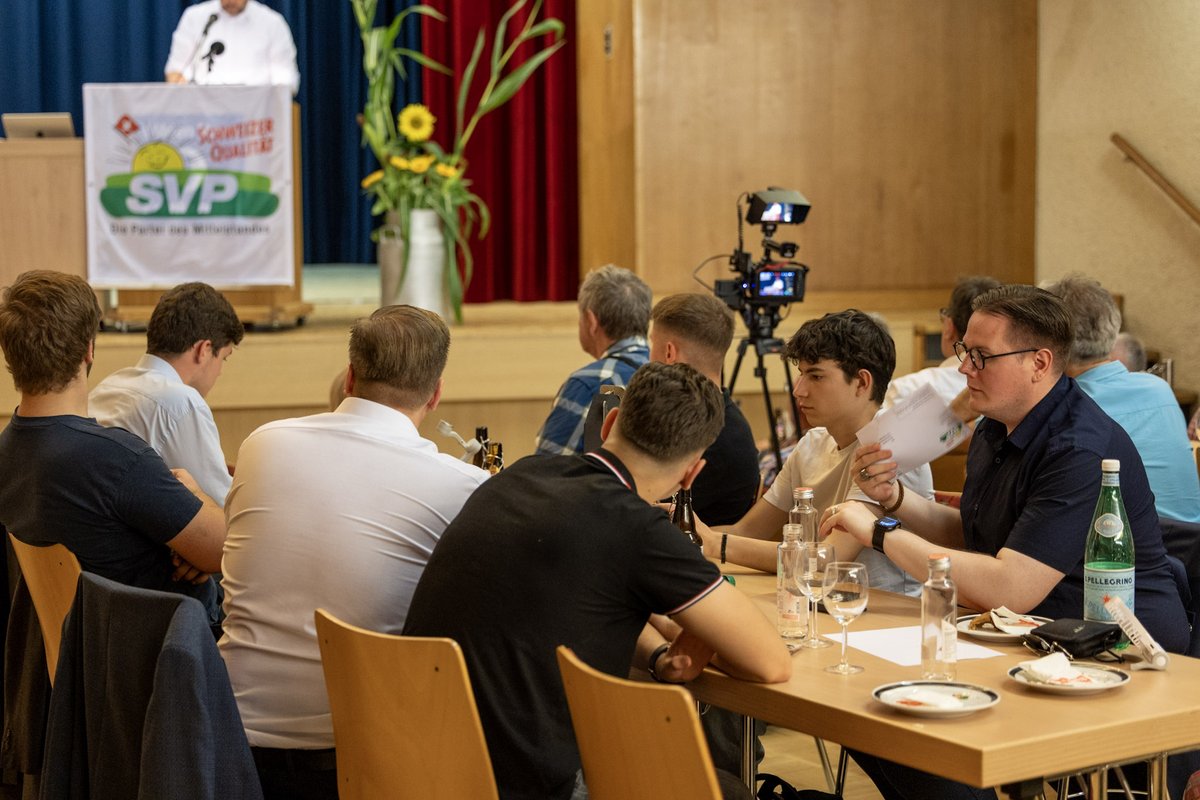 jungesvp's tweet image. Die SVP Baselland sagt NEIN zum E-ID-Gesetz!

«Das Stimmenverhältnis von 84 Nein zu 16 Ja, bei 6 Enthaltungen ist eindeutig und zeigt, dass diese Vorlage genauso wie jene aus dem Jahr 2021 bei unserer Basis auf grosse Ablehnung stösst», sagt @NilsFiechter.

@SVPch #SVP